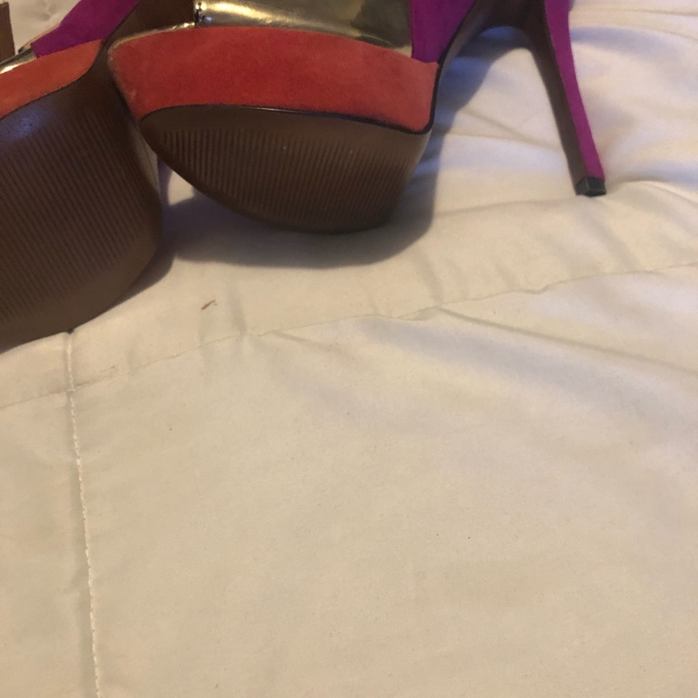 Shoes - Picture 4 of 4